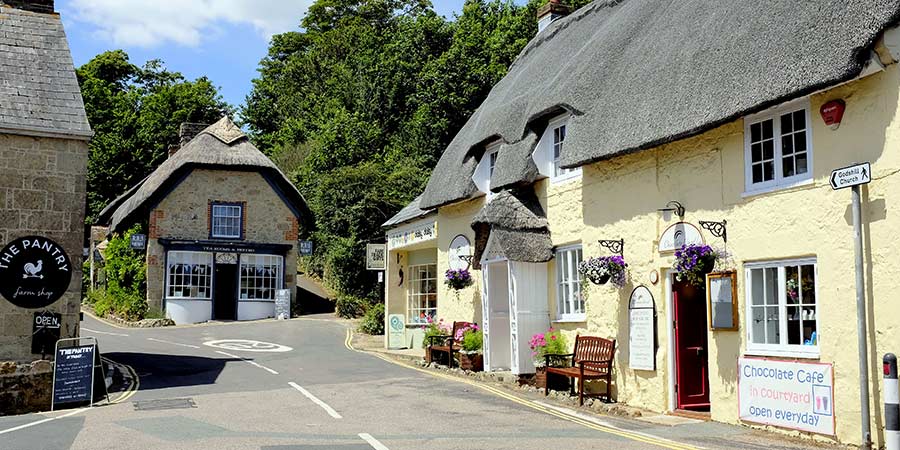 Exploring Godshill and the harbour town of Yarmouth